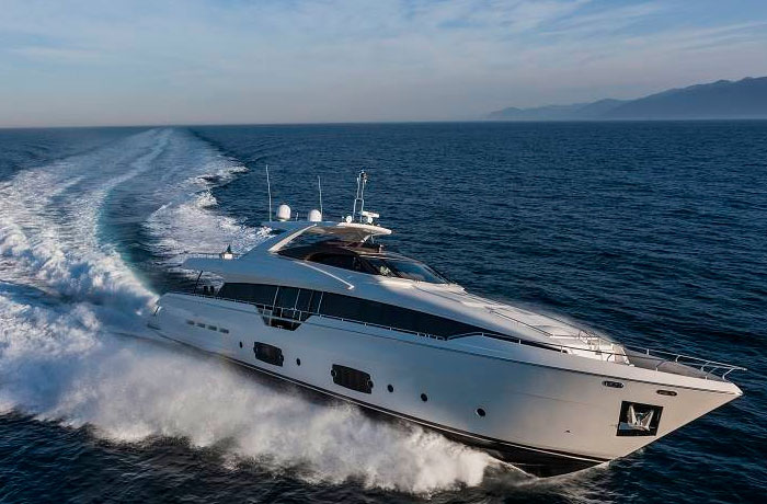 Ferretti 960 - Cover