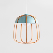 Italian designer Tommaso Scaldera realized for Milan-based design brand Incipit the Tull Lamp, a reinterpretation of classical workshop lamp, wherein the light source is protected by a wire netting attached to the metal diffuser