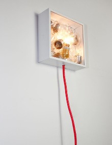 The Bulbbox, by &Aacute;ngel Taus&iacute;a, is a lamp made with a box of bulbs