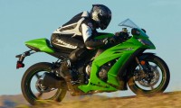 Kawasaki-Ninja-ZX-10R-6