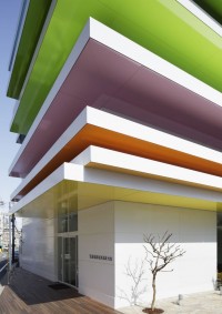 Sugamo-Shinkin-Bank-by-Emmanuelle-Moureaux-9