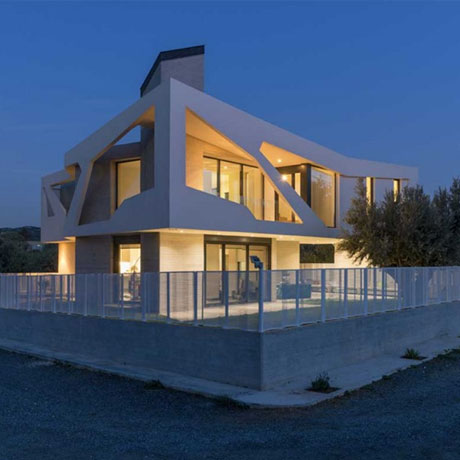 Their goal was to design a airy and thermo-balanced house - cover