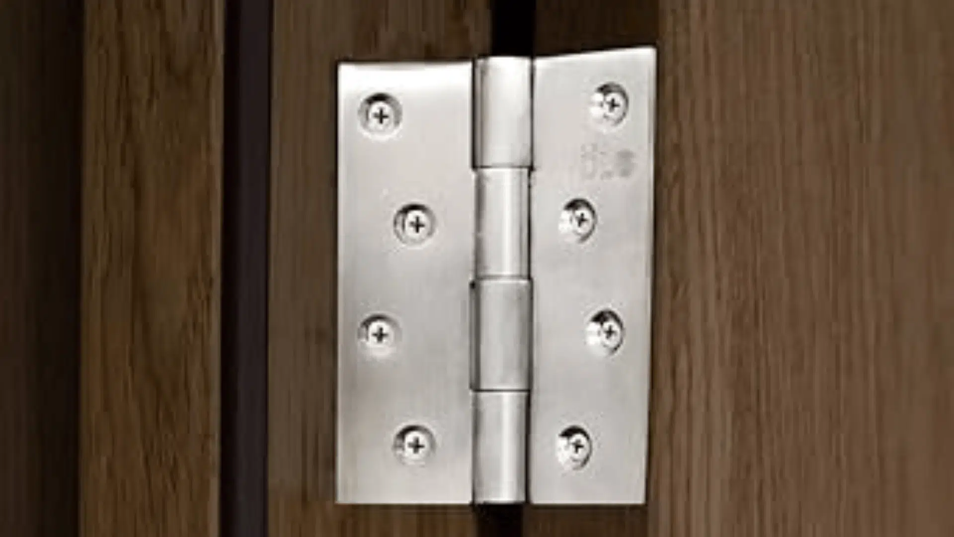 Buttress Hinge